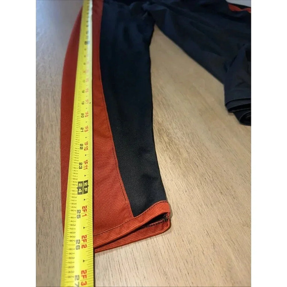 Under Armour Men’s Large 1/4 Zip Pull Over Lightweight Black Burnt Orange - Picture 7 of 8